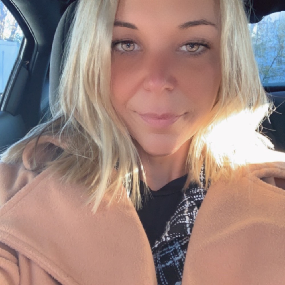 Meet your Posher, Danielle